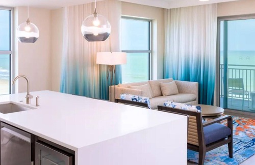 Myrtle Beach Resort | Oceanfront Luxury: Your Holiday Inn Myrtle Beach Oceanfront Signature 2 Bd Suite