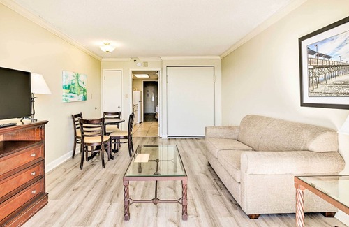 Downtown Myrtle Beach Apartment | Oceanfront Myrtle Beach Condo w/Balcony!
