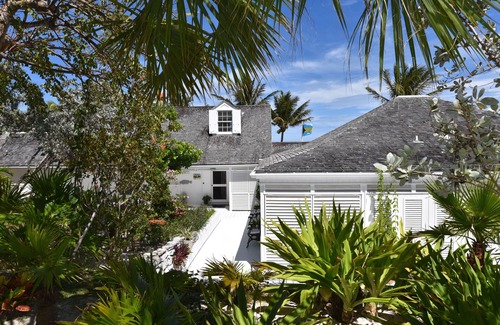Dunmore Town House | Oceanfront on Harbour Island's famous pink beach with pool.