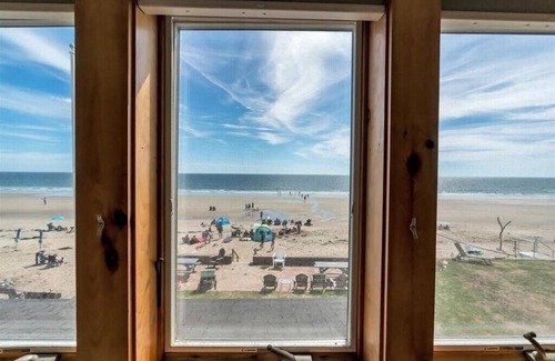 Ogunquit - Wells House | Oceanfront on Private Moody Beach!