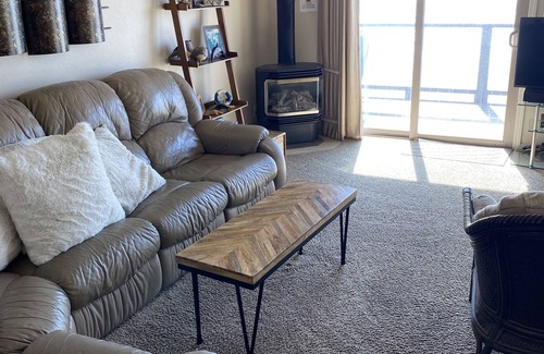 La Selva Beach House | Oceanfront on the Sand - Awesome 4 Bedroom!