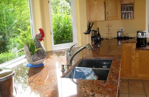 Cowichan Bay House | Oceanfront-One Acre-Spectacular Views, Free Internet - Hot tub-Close to Victoria