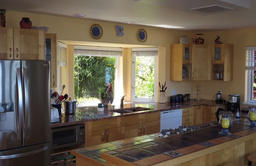 Cowichan Bay House | Oceanfront-One Acre-Spectacular Views, Free Internet - Hot tub-Close to Victoria