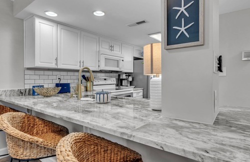 Thomas Drive Condo | Oceanfront Paradise: Stunning Condo in Panama City Beach
