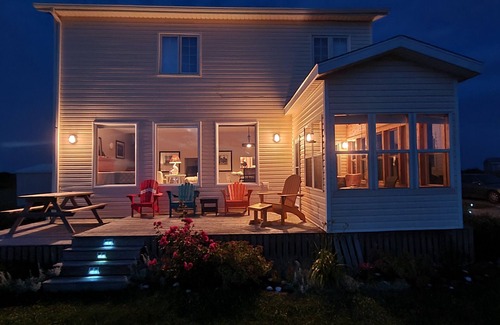 Chelton House | Oceanfront - PEI Beach House by the Bay - 4 Star - Great Location