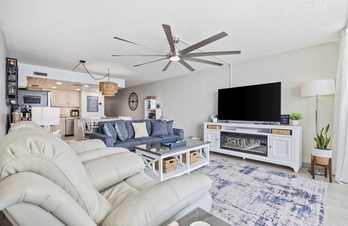Garden City Condo | Oceanfront Penthouse Level! King bed Recliners Coffee Bar!