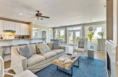 Melrose on the Beach House | Oceanfront Pet Friendly Cottage