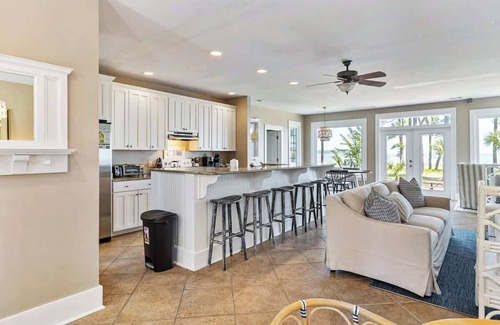 Melrose on the Beach House | Oceanfront Pet Friendly Cottage
