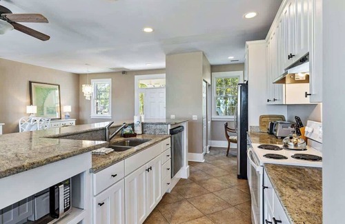Melrose on the Beach House | Oceanfront Pet Friendly Cottage