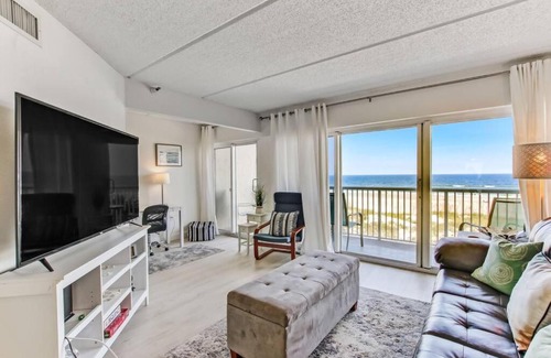 Jacksonville Beach House | Oceanfront Pool and Quiet