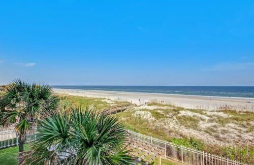 Jacksonville Beach House | Oceanfront Pool and Quiet