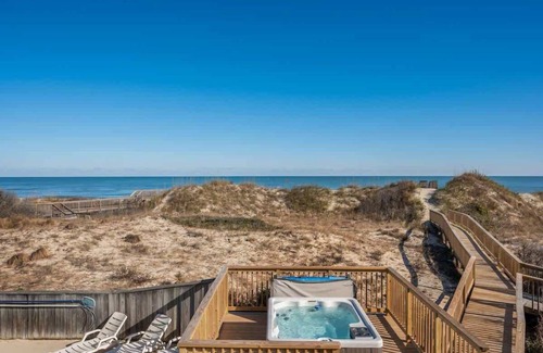 Corolla House | Oceanfront | Pool & Hot Tub | Game Room