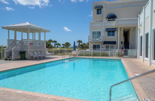 Cape Caneveral Beach Gardens Condo | Oceanfront Resort Style | Heated Pool | 1 Bed+Flex | Ground Floor | Beach Gear