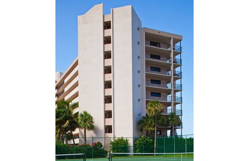Hutchinson Island South Resort | Oceanfront Resort, Vistana Beach Club, 4th of July Week