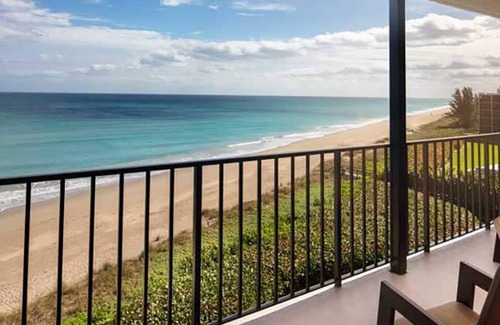 Hutchinson Island South Resort | Oceanfront Resort, Vistana Beach Club, 4th of July Week