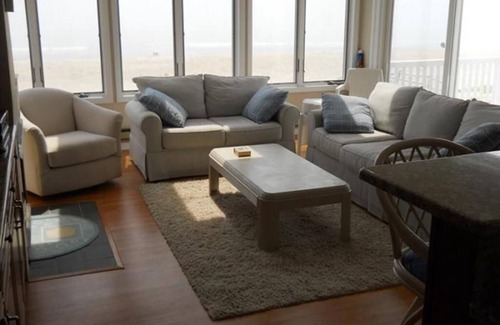 Harvey Cedars House | OCEANFRONT RETREAT on a PRIVATE LANE