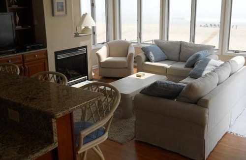 Harvey Cedars House | OCEANFRONT RETREAT on a PRIVATE LANE