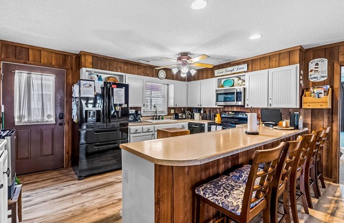 Holden Beach House | Oceanfront screened porch & private walkway to beach, 3 outdoor showers & WiFi