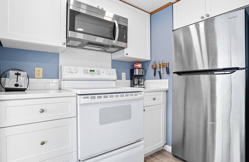 Saint Simons Island Condo | Oceanfront Shipwatch #101 Pool + Boardwalk on East Beach