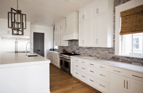 Isle of Palms House | OCEANFRONT/Sleeps 12/LANDS END/POOL SPA/ELEVATOR/SUMMER KITCHEN