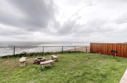 Gleneden Beach House | Oceanfront Solitude