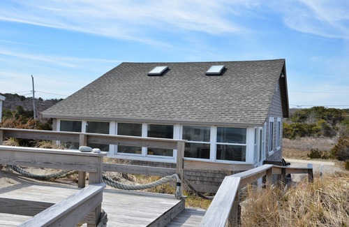 East Sandwich Cottage | Oceanfront - Spring Hill Beach - Sleeps 6
