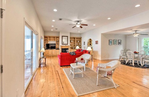 Ocean Springs House | Oceanfront Stilt House with Deck on Private Beach!