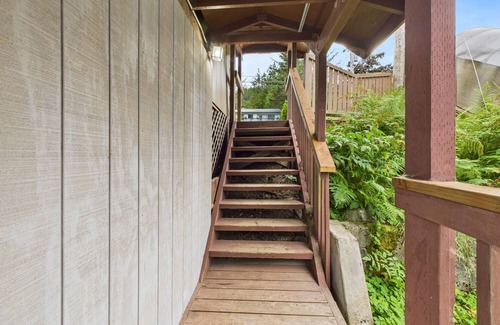 West Juneau Apartment | Oceanfront Studio | Beach Access & Views