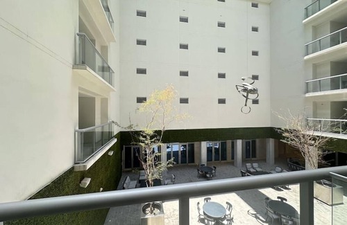 Hollywood Lakes Apartment | Oceanfront Stylish Studio with Rooftop Pool