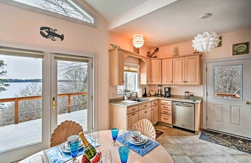 East Sullivan Cottage | Oceanfront Sullivan Cottage on 6 Acres w/Kayak!
