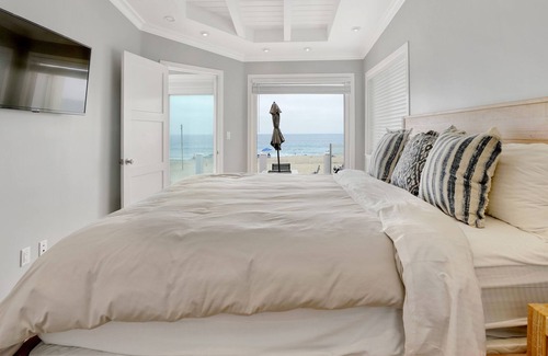 West Newport Villa | Oceanfront Upper Unit in Duplex! Incredible Views!