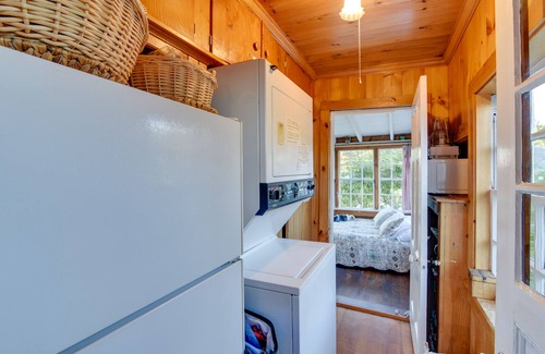 Boothbay Harbor House | Oceanfront Cottage w/Deck 2 Mi to Boothbay Harbor