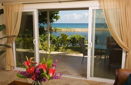 Wainiha House | Oceanfront Views * 3 Bedrooms With Baths * All Remodeled * Fabulous Beaches !