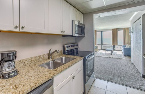 Myrtle Beach Condo | Oceanfront Views: Myrtle Beach Getaway w/Balcony!