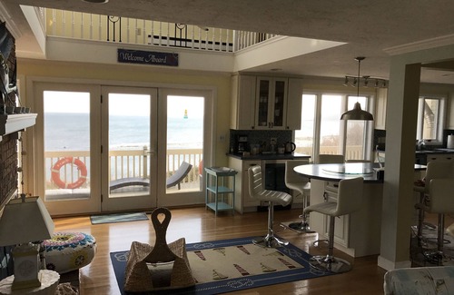 Plymouth House | Oceanfront Villa, A/C, Cable TV, Free WiFi, 2 Decks, Outdoor Grill, Pet-Friendly