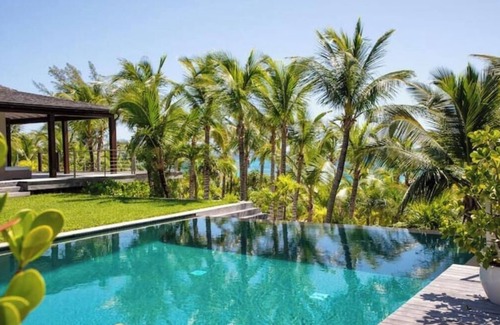 Dunmore Town Villa | Oceanfront Villa with Private Chef, Butler, Housekeepers and Concierge