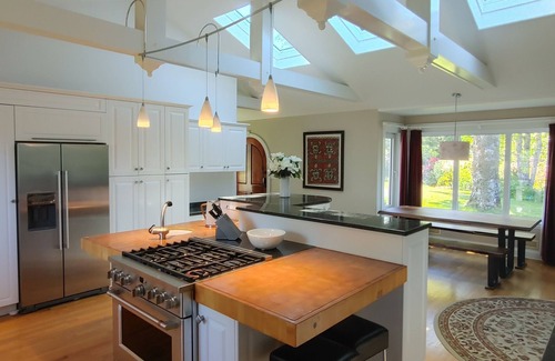 Glen Margaret Villa | Oceanfront Villa near Peggy's Cove with Private Dock
