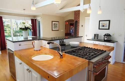 Glen Margaret Villa | Oceanfront Villa near Peggy's Cove with Private Dock