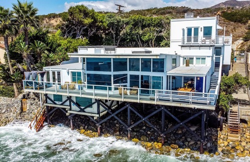 Eastern Malibu House | Oceanfront w/Heated Pool & Hot Tub, Parking, Private Beach Stairs, Fully Stocked