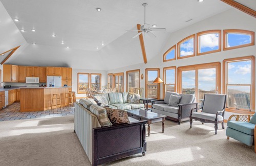 Frisco House | Oceanfront w/Pool, Hot Tub, Elevator, Game Room. Feel like an Island Princess!