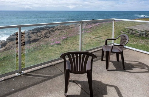 Depoe Bay Condo | Oceanfront, Whale Watching, Pool | Whale Watch