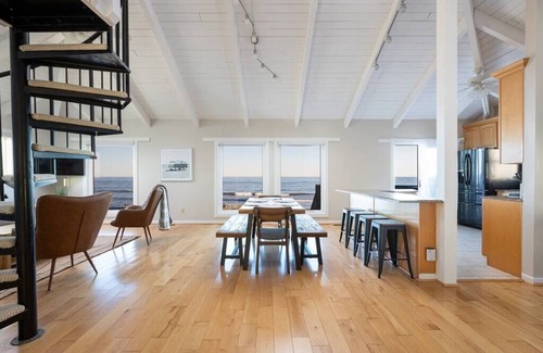 South Nags Head House | Oceanfront with Panoramic Views, Newly Renovated!