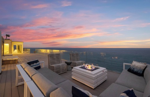 Encinitas House | Oceanfront Zen Saltwater Pool Fire Pit Koi Pond