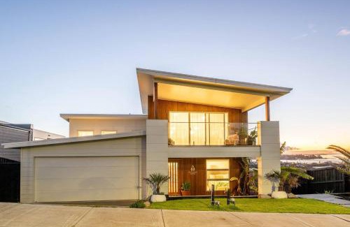 San Remo House | Oceania Vista - Modern Retreat near San Remo Beach