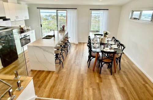 San Remo House | Oceania Vista - Modern Retreat near San Remo Beach
