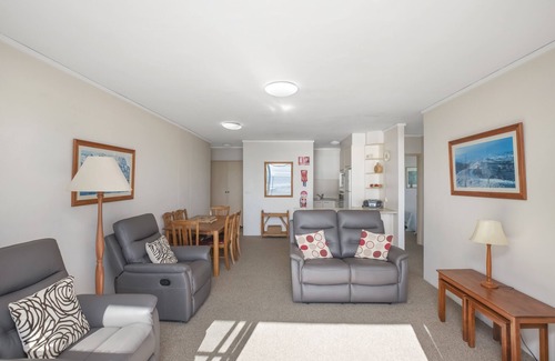 Forster Apartment | Oceanic 29: 2 BR, 1 BA Apartment in Forster, Sleeps 4