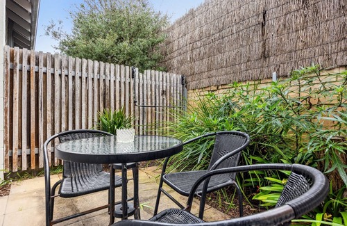 Sorrento Apartment | OCEANIC APARTMENT 10, BEACH WEDDINGS, BEACH GETAWAYS, LOVE! SORRENTO