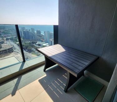 Umhlanga Apartment | Oceans Apartments Balcony Suites in the Radisson Blu Hotel Building Tower, Durban Umhlanga
