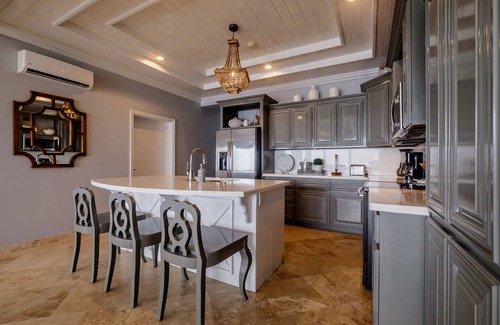 Boca Ciega Condo | Ocean’s Edge 2B – Second-Floor Beachfront Condo with Caribbean Views