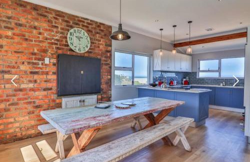 Betty's Bay Apartment | OceansCrest Seaview Apartment